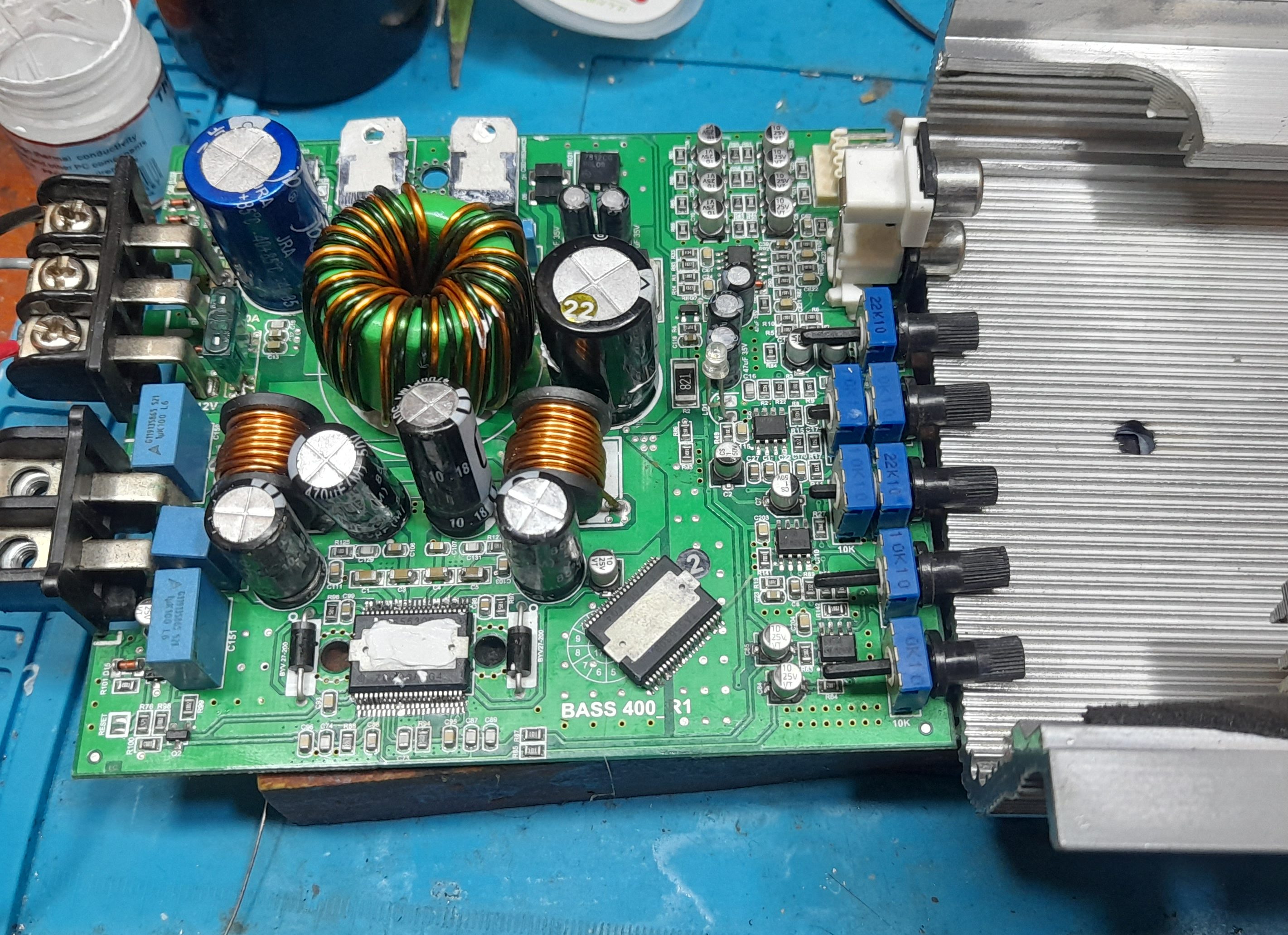 Servicio Técnico Amplificador Taramps BASS 400 Clase D