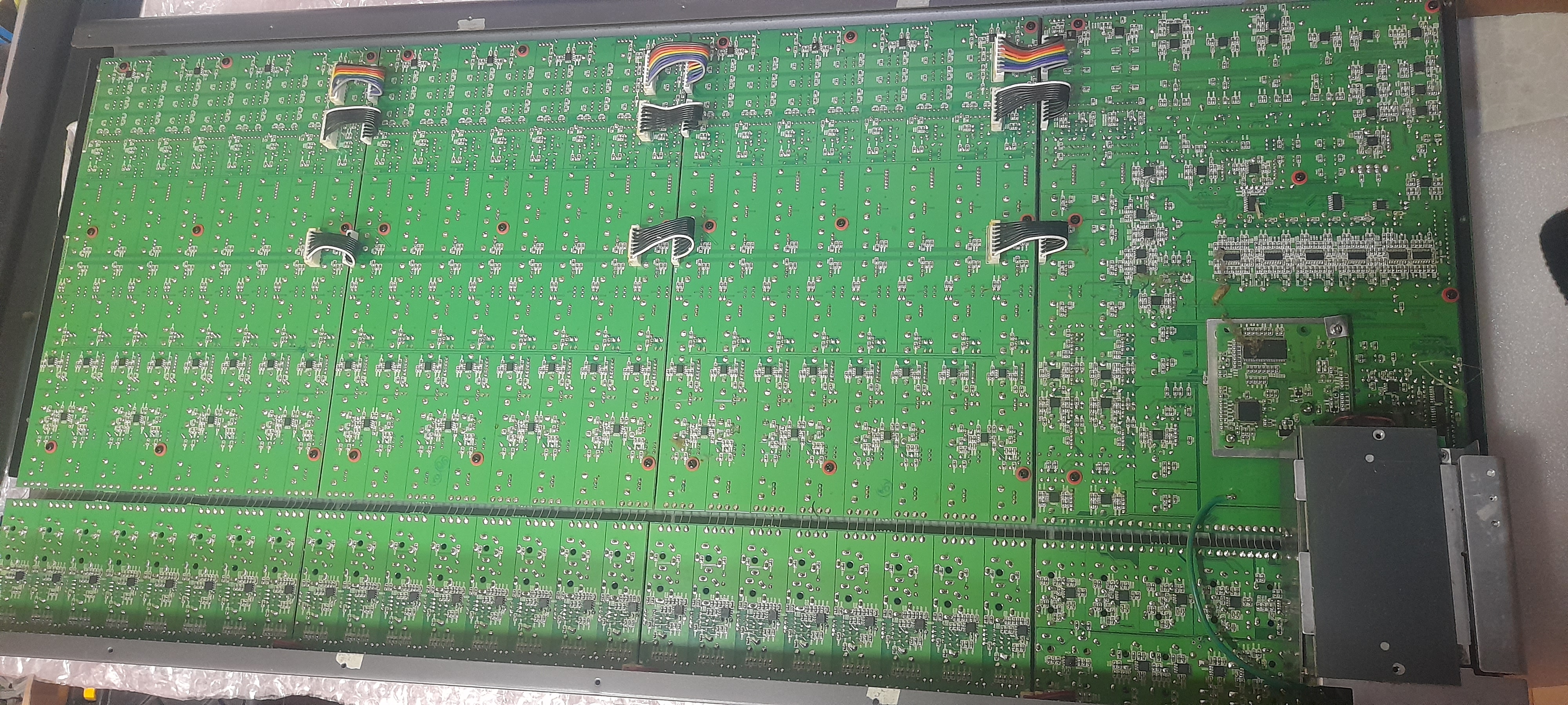 Servicio Técnico consola de audio Phonic AM3242FX.