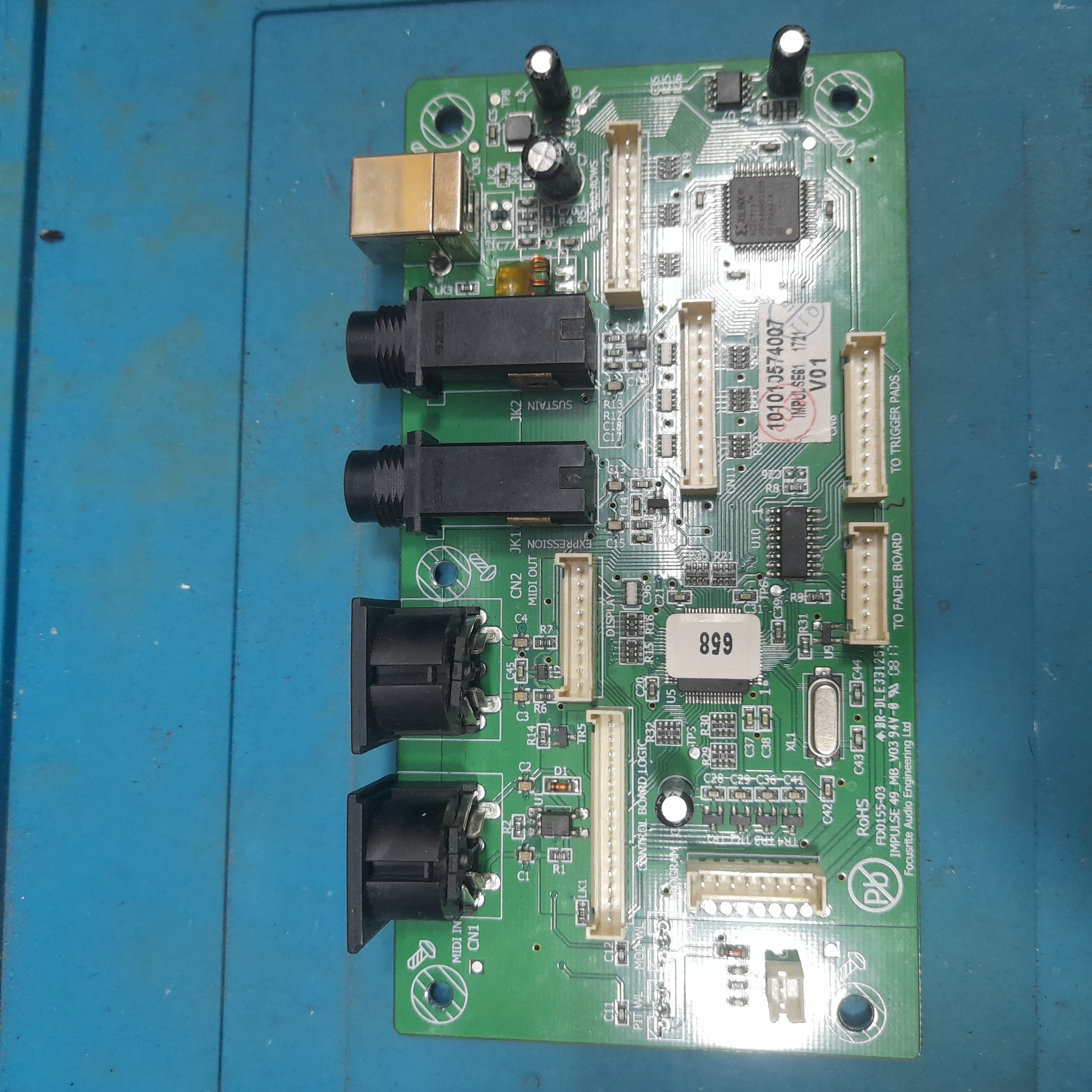 Reparación de puerto USB Controlador Novation Impulse 61