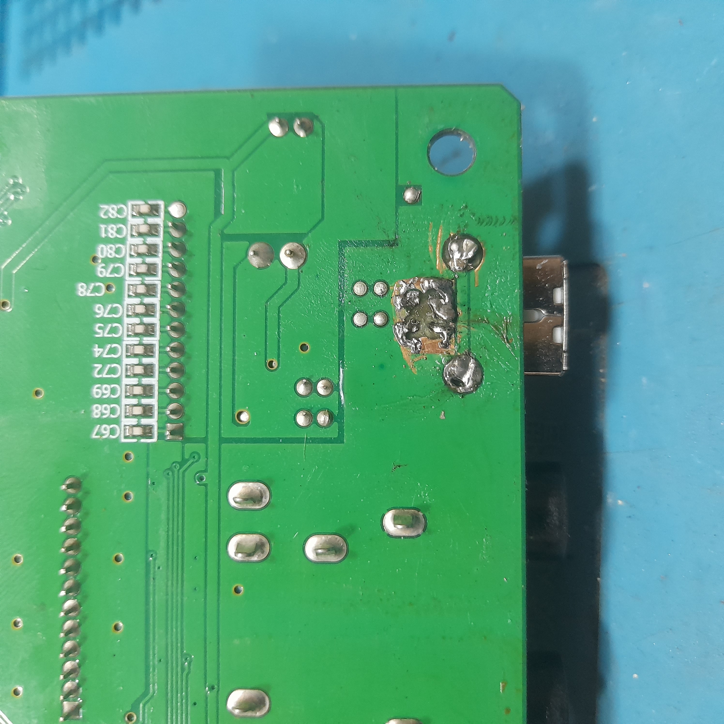 Reparación de puerto USB Controlador Novation Impulse 61