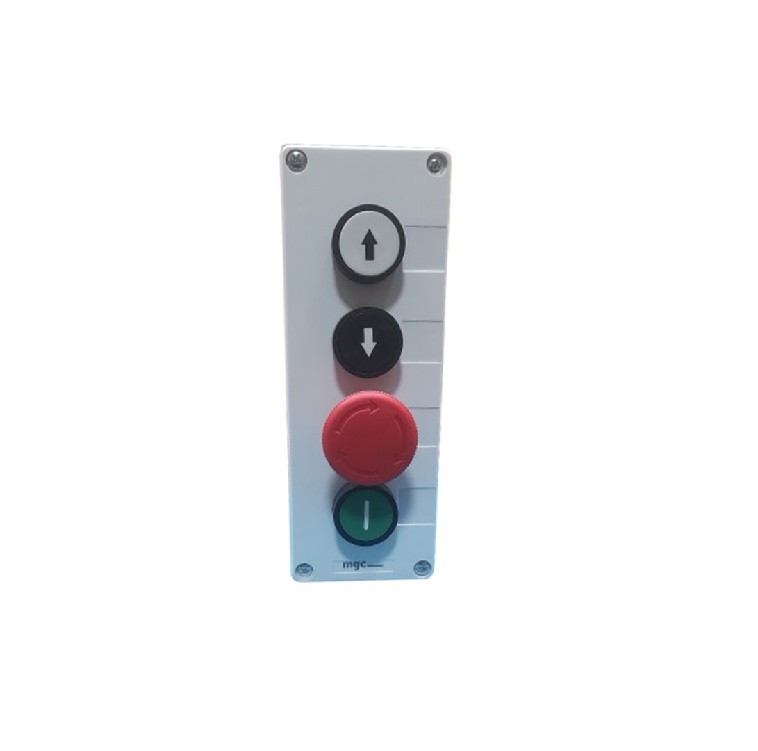 Caja de 4 perforaciones con 3 pulsadores de 22mm y parada de emergencia .